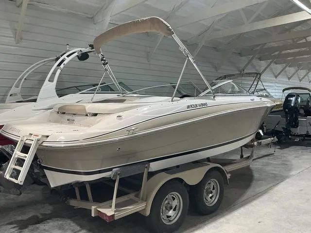 Slide: The Image of Four Winns 200 Horizon 2005 - 5