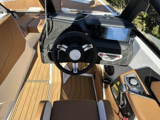 Slide: The Image of Nautique Super Air Nautique S23 2023 - 10