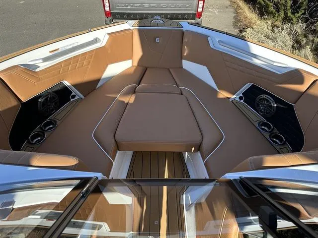 Slide: The Image of Nautique Super Air Nautique S23 2023 - 11