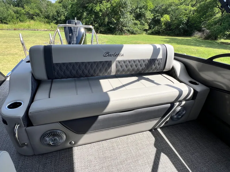 Slide: The Image of 2025 BARLETTA L25UC - Image 19 - 19