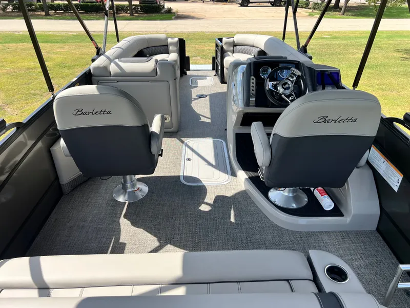 Slide: The Image of 2025 BARLETTA L25UC - Image 22 - 22