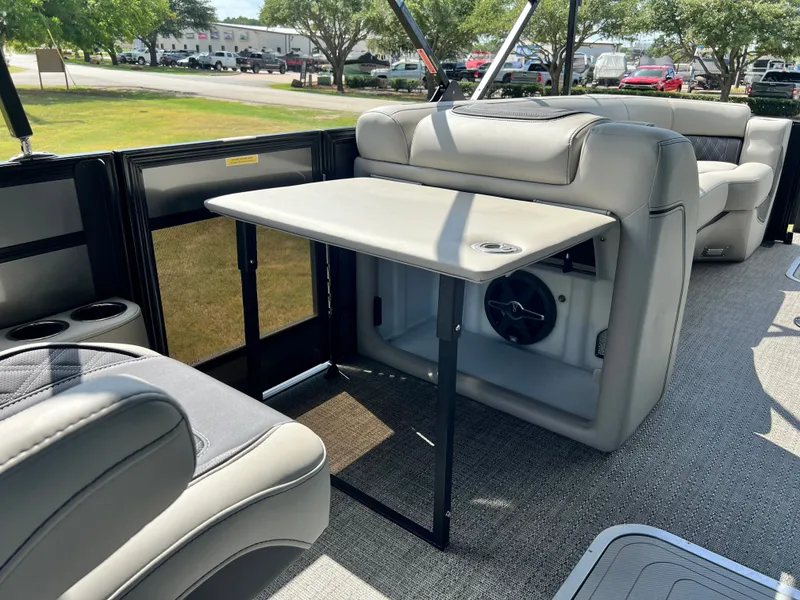 Slide: The Image of 2025 BARLETTA L25UC - Image 27 - 27