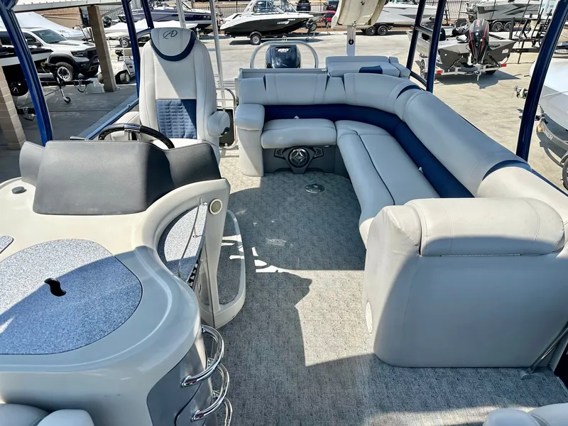 Slide: The Image of Avalon Ambassador Cruise Funship 27' w/ 250Hp Mercury Verado! 2017 - 15