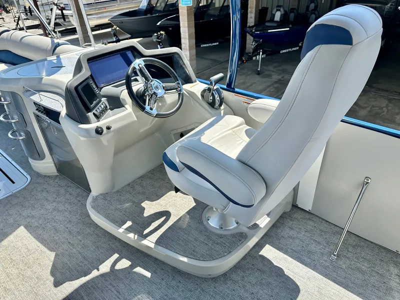 Slide: The Image of Avalon Ambassador Cruise Funship 27' w/ 250Hp Mercury Verado! 2017 - 17