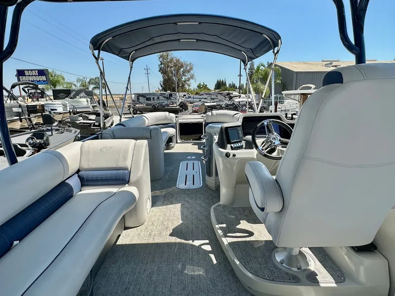 Slide: The Image of Avalon Ambassador Cruise Funship 27' w/ 250Hp Mercury Verado! 2017 - 7