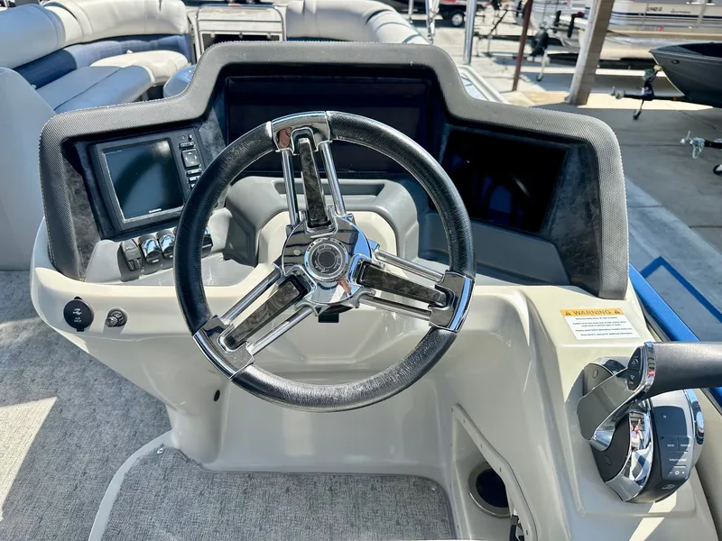 Slide: The Image of Avalon Ambassador Cruise Funship 27' w/ 250Hp Mercury Verado! 2017 - 8