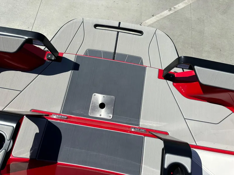 Slide: The Image of Heyday Wake Boats H20 2025 - 12