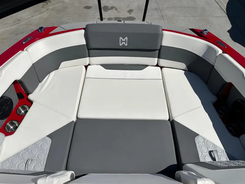 Slide: The Image of Heyday Wake Boats H20 2025 - 3