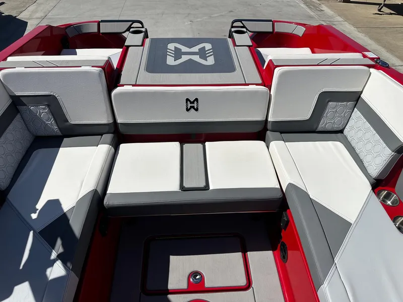 Slide: The Image of Heyday Wake Boats H20 2025 - 4