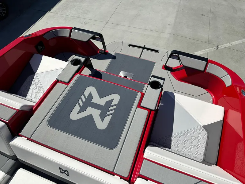 Slide: The Image of Heyday Wake Boats H20 2025 - 5