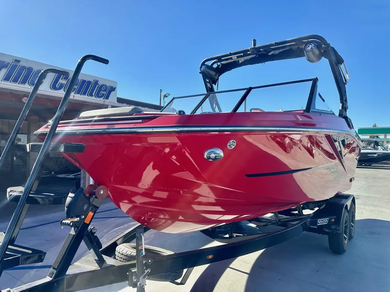 Slide: The Image of Heyday Wake Boats H20 2025 - 6