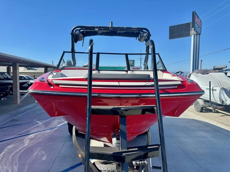 Slide: The Image of Heyday Wake Boats H20 2025 - 7