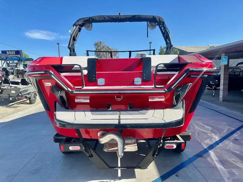 Slide: The Image of Heyday Wake Boats H20 2025 - 8