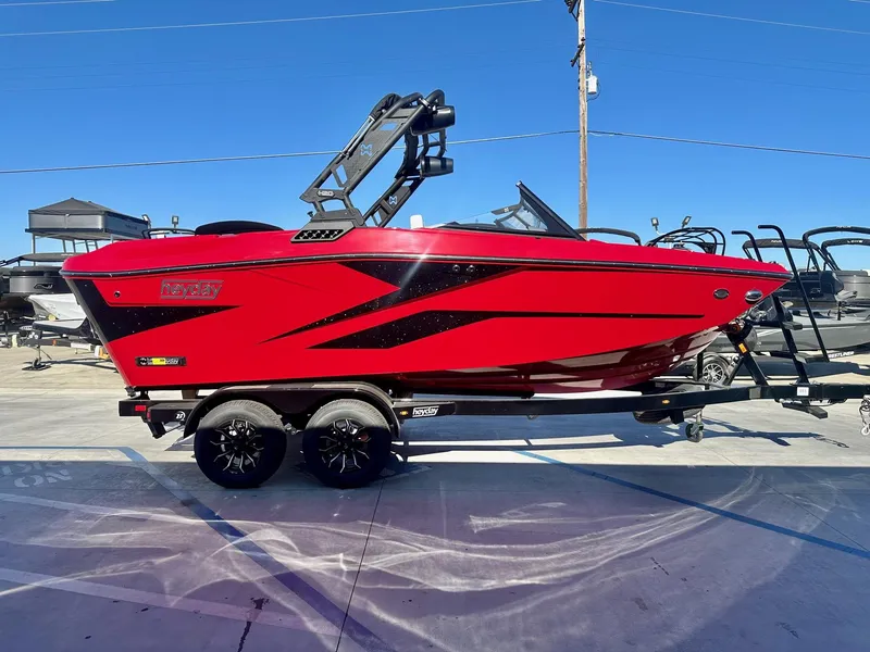 Slide: The Image of Heyday Wake Boats H20 2025 - 9