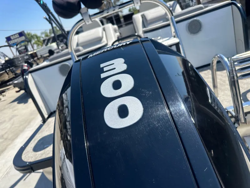 Slide: The Image of Avalon Catalina Platinum Rear Lounge 27' w/ 300HP Mercury Verado! 2018 - 12