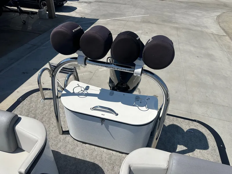 Slide: The Image of Avalon Catalina Platinum Rear Lounge 27' w/ 300HP Mercury Verado! 2018 - 4