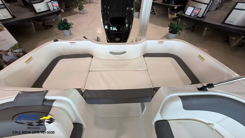 Slide: The Image of Bayliner E16 2025 - 3