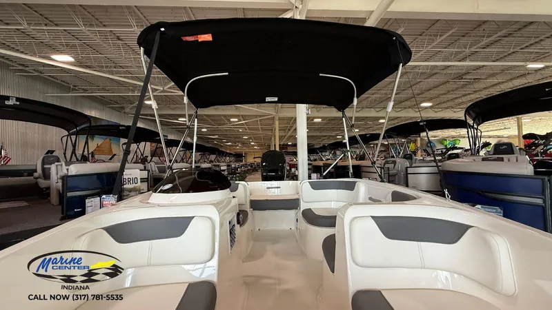 Slide: The Image of Bayliner E16 2025 - 9