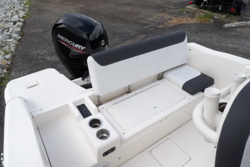 Slide: The Image of Bayliner Trophy T20CC 2022 - 12