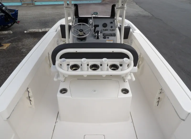 Slide: The Image of Bayliner Trophy T20CC 2022 - 13