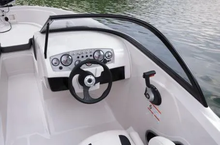 Slide: The Image of Tahoe 450TF 2016 - 3