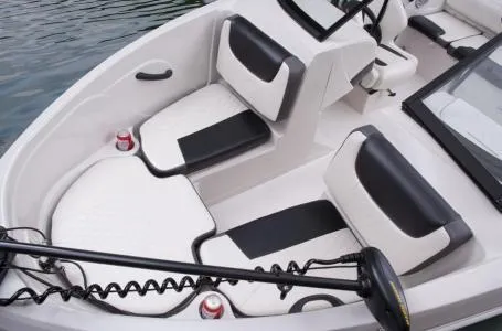 Slide: The Image of Tahoe 450TF 2016 - 4