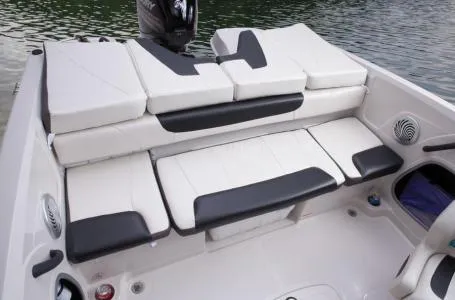 Slide: The Image of Tahoe 450TF 2016 - 5