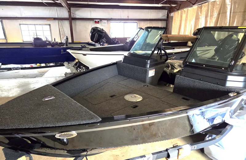 Slide: The Image of Lund 1650 Angler Sport 2025 - 3