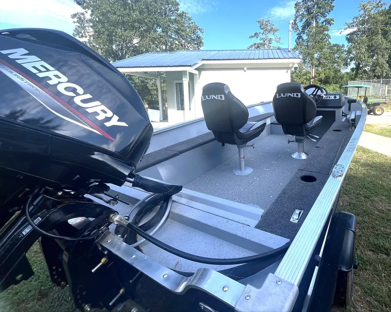 Slide: The Image of Lund 1600 Fury SS 2025 - 4