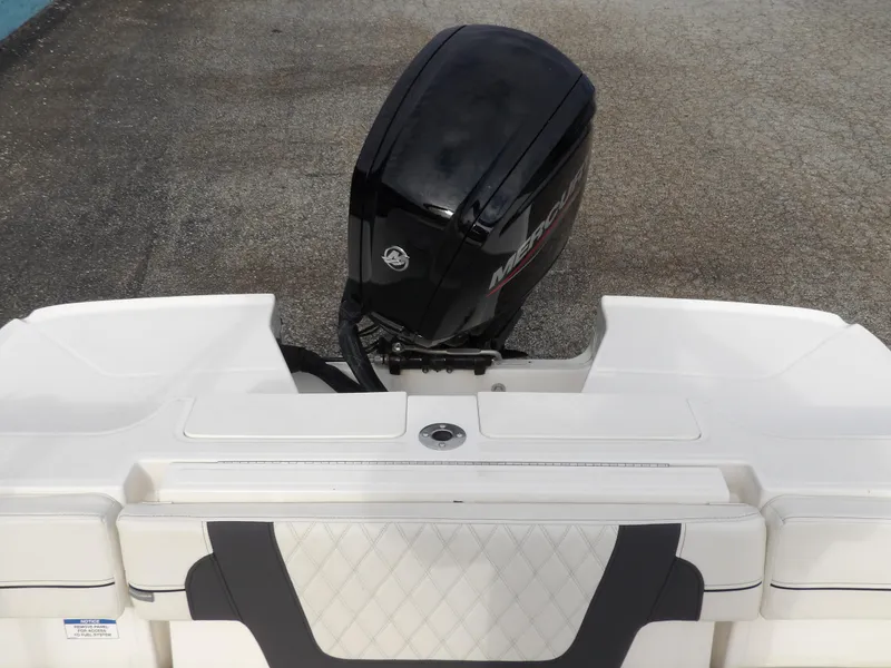 Slide: The Image of Bayliner VR4 Bowrider OB 2024 - 11