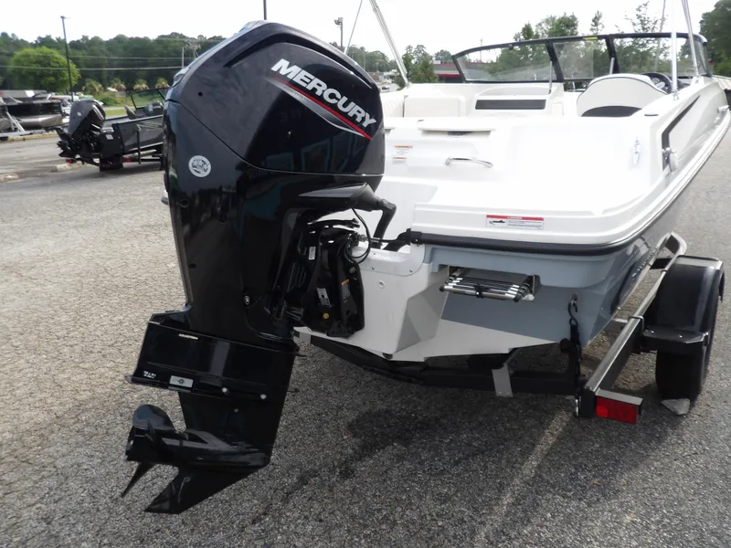 Slide: The Image of Bayliner VR4 Bowrider OB 2024 - 3