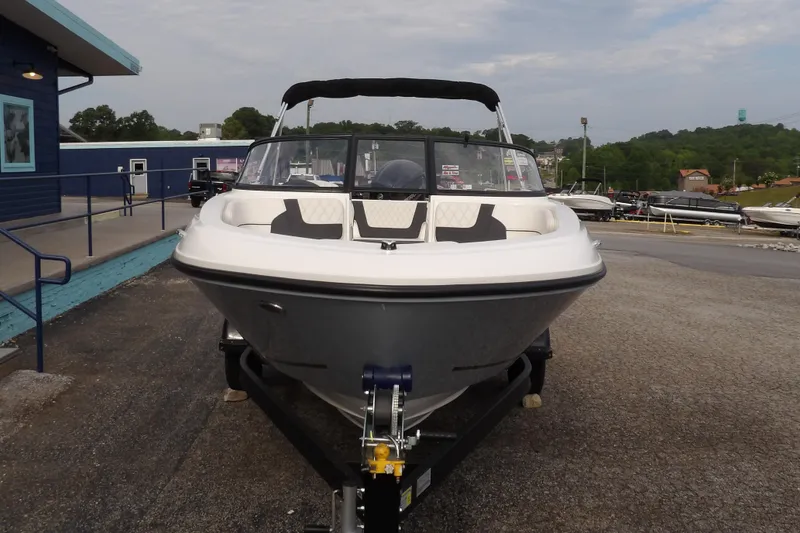 Slide: The Image of Bayliner VR4 Bowrider OB 2024 - 6