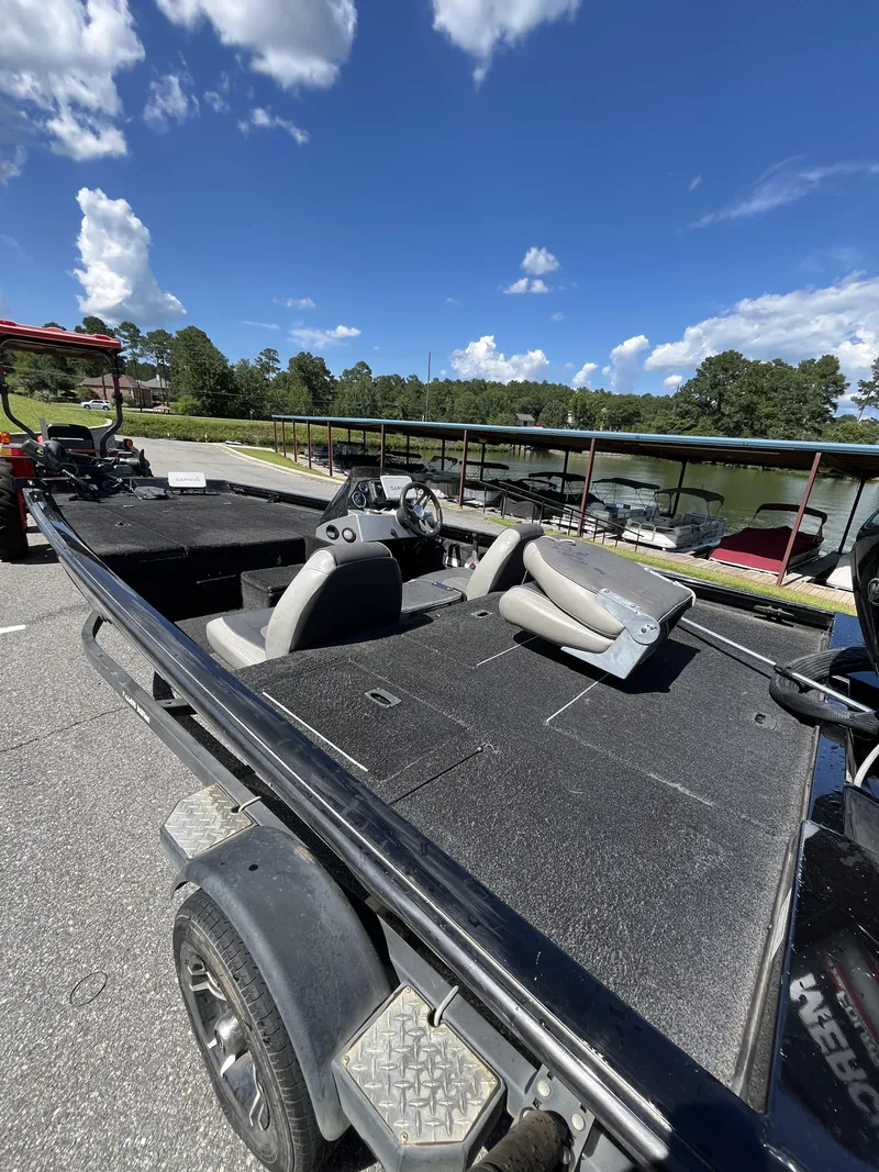 Slide: The Image of Crestliner VT 18 2016 - 6