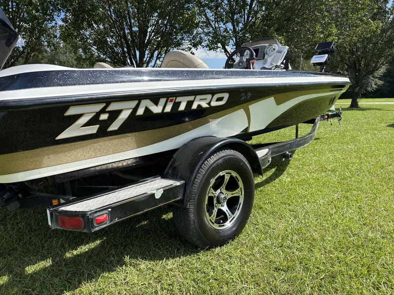 Slide: The Image of Nitro Z7 2009 - 4