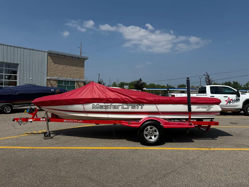 Slide: The Image of MasterCraft ProStar 197 2005 - 17