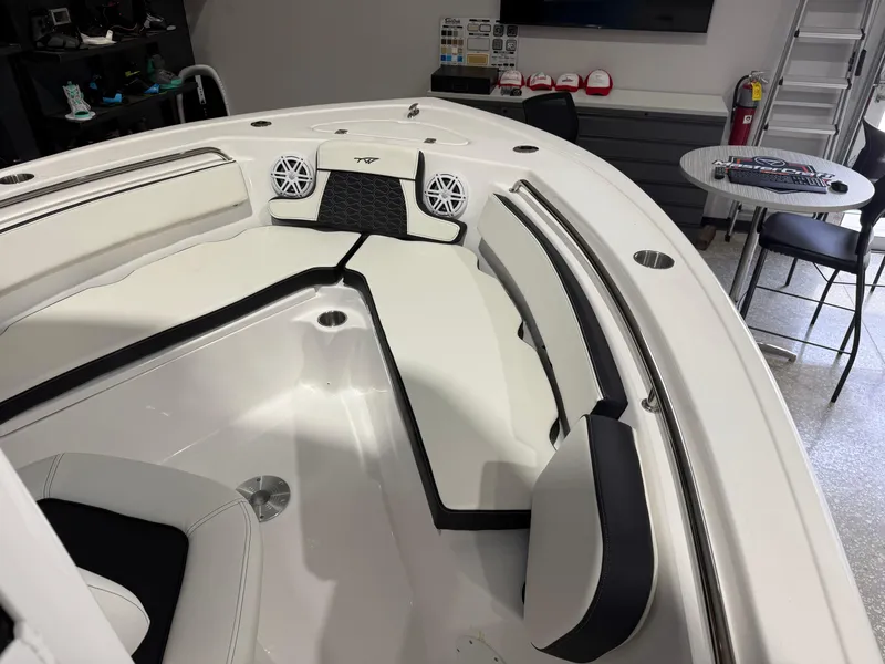 Slide: The Image of Tidewater 210 LXF 2026 - 10