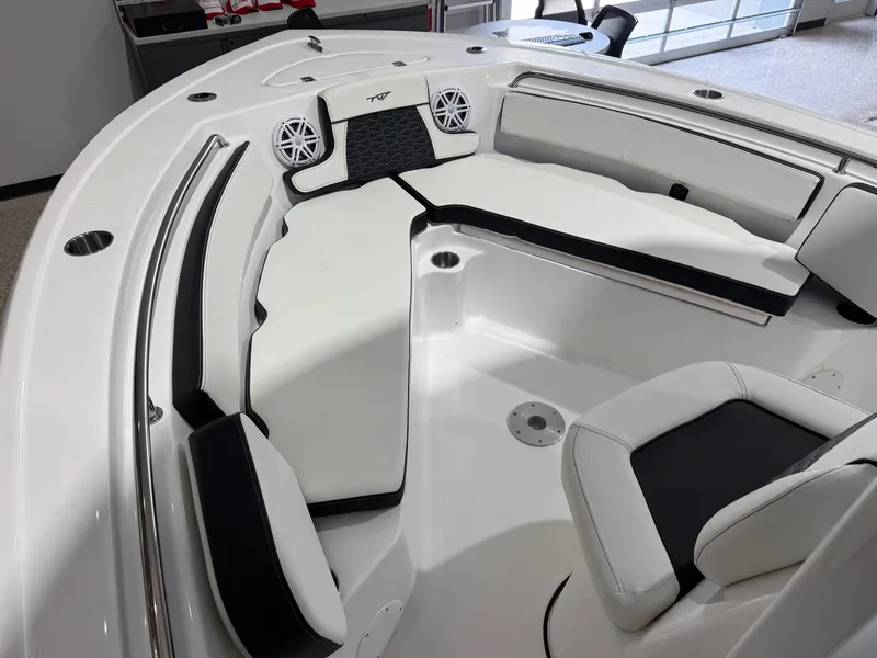 Slide: The Image of Tidewater 210 LXF 2026 - 11