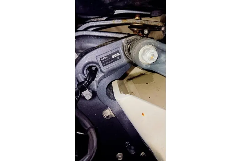 Slide: The Image of Close-up of Yamaha engine part in 2005 Rosborough RF-246 Sedan Cruiser. - 22