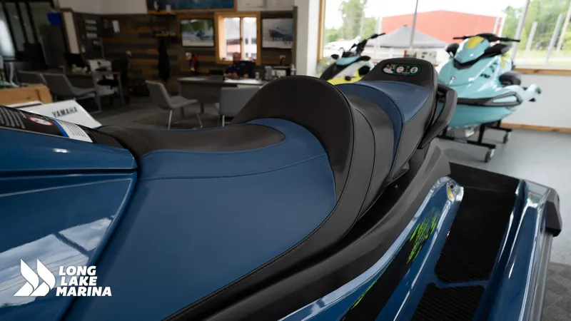 Slide: The Image of Yamaha VX CRUISER HO 2025 - 12