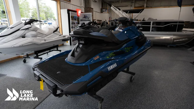 Slide: The Image of Yamaha VX CRUISER HO 2025 - 4