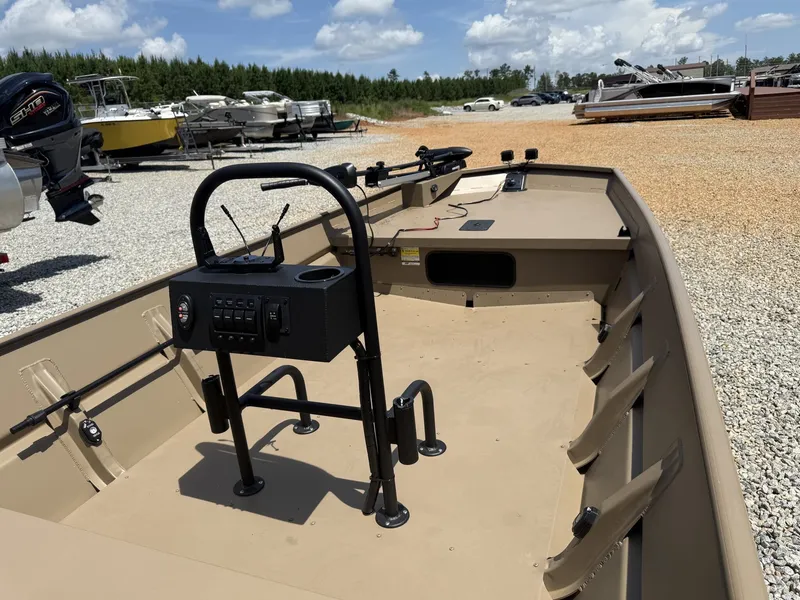 The Image of SeaArk 1652 Crappie 2025 - 2