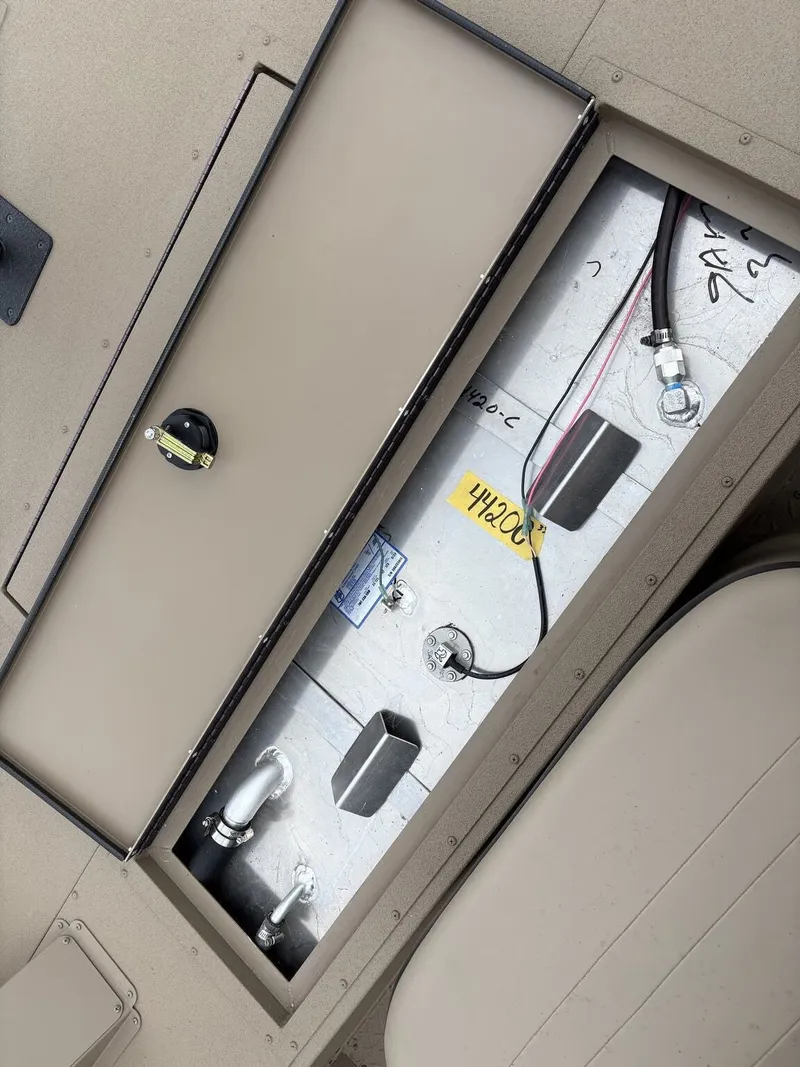 Slide: The Image of SeaArk Shadow 187 2025 - 11