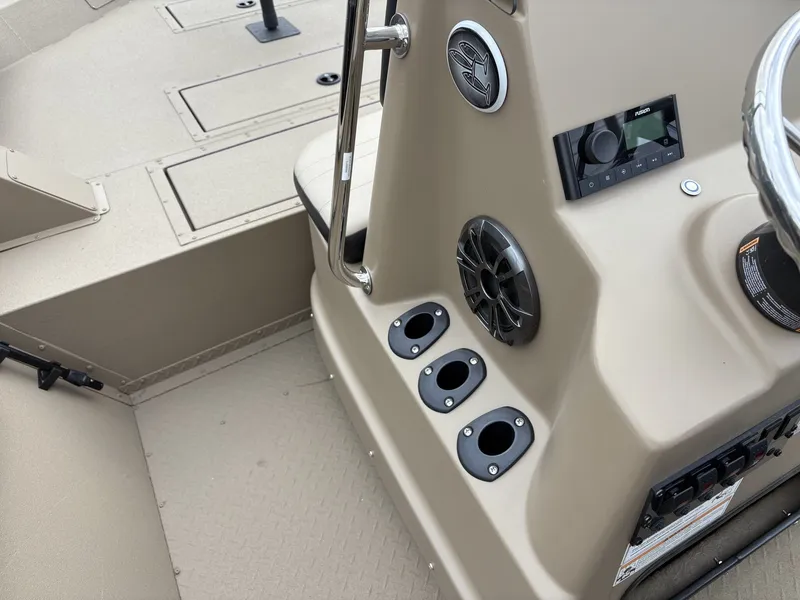 Slide: The Image of SeaArk Shadow 187 2025 - 17