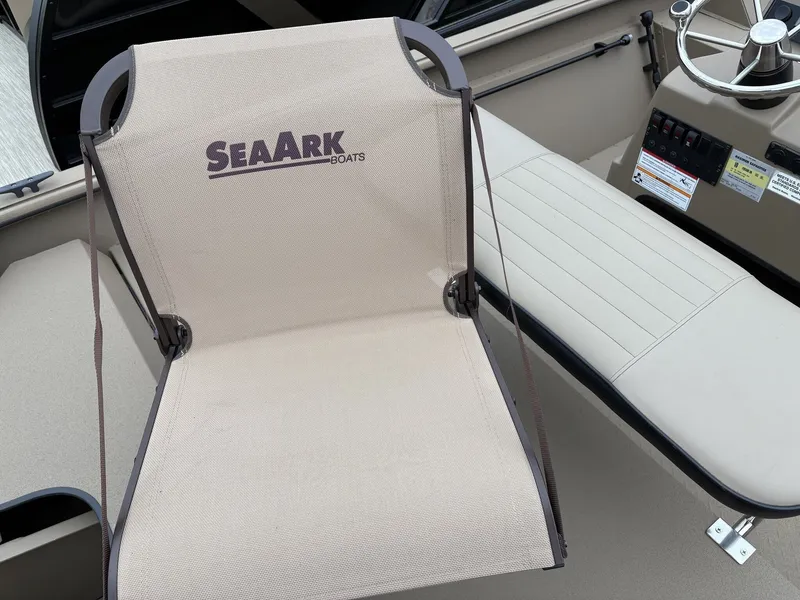 Slide: The Image of SeaArk Shadow 187 2025 - 5