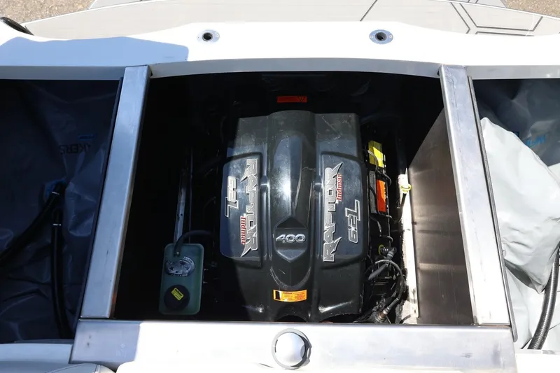 Slide: The Image of Engine compartment of 2018 MB B52 23 boat with Raptor 6.2L motor. - 44