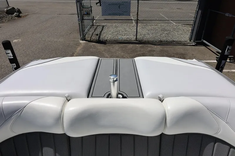 Slide: The Image of MB B52 23 2018 - 50