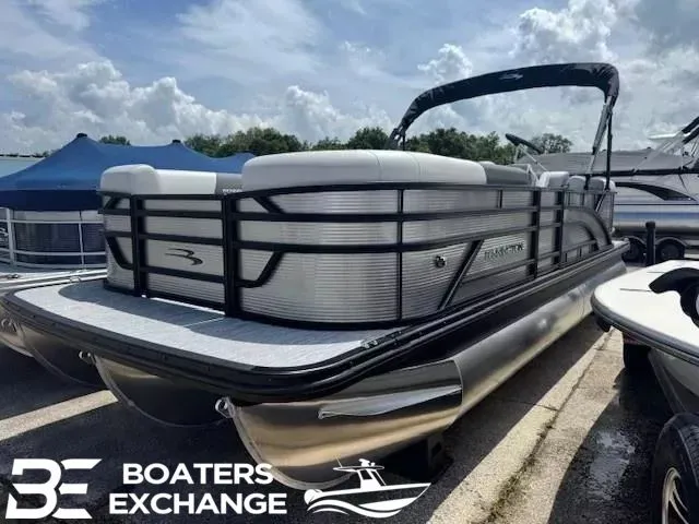 Slide: The Image of Bennington 22SSRSE 2026 pontoon boat at Boaters Exchange. - 2