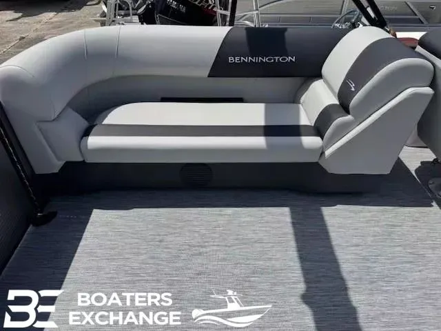 Slide: The Image of Bennington 22SSRSE 2026 pontoon boat seating, gray design. - 6