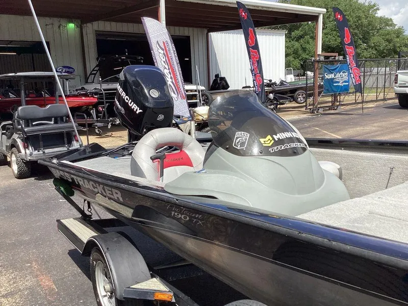 Slide: The Image of Tracker Pro 190 TX 2013 - 10