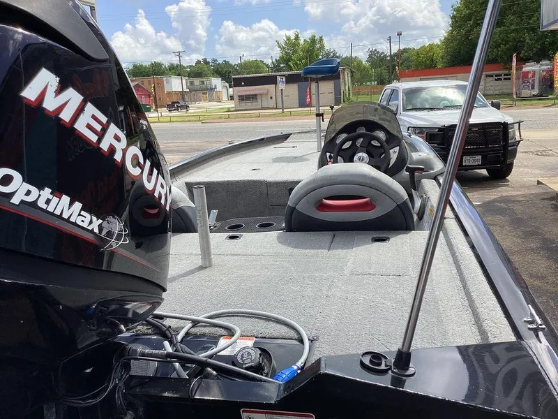 Slide: The Image of Tracker Pro 190 TX 2013 - 12